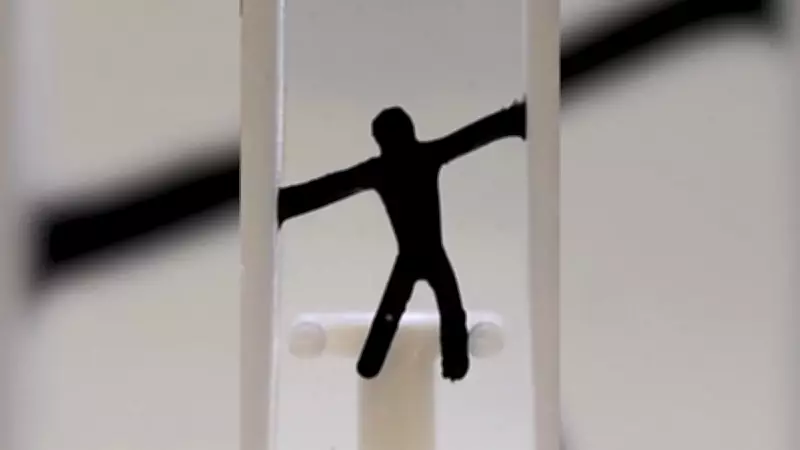 Robô gelatinoso do Reino Unido se move em 3D e muda de forma para tarefas complexas