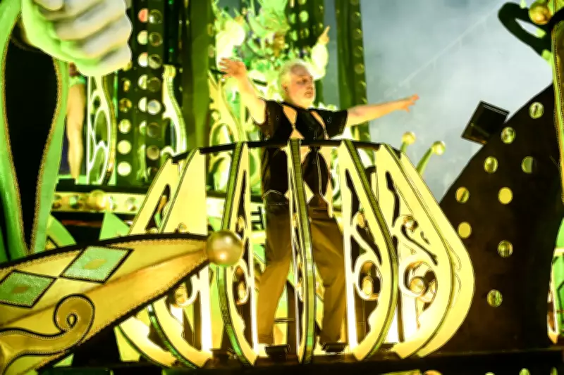 Roberto de Carvalho descreve emoção em desfile para Rita Lee como 'tsunami de alegria'