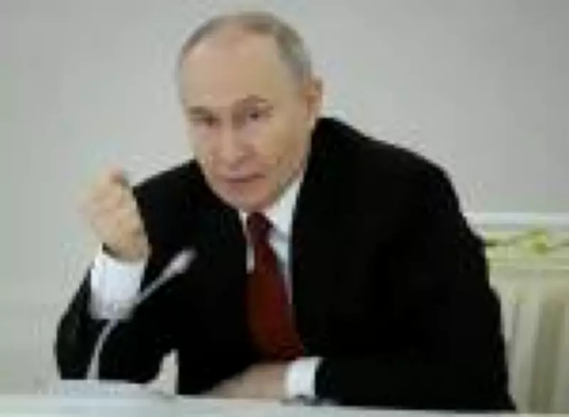 Rússia ameaça enviar Marinha contra 'pirataria ocidental' em defesa de petroleiros