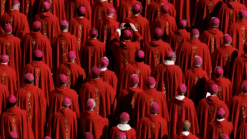 Salários e Benefícios dos Cardeais: A Contradição Financeira na Igreja Católica