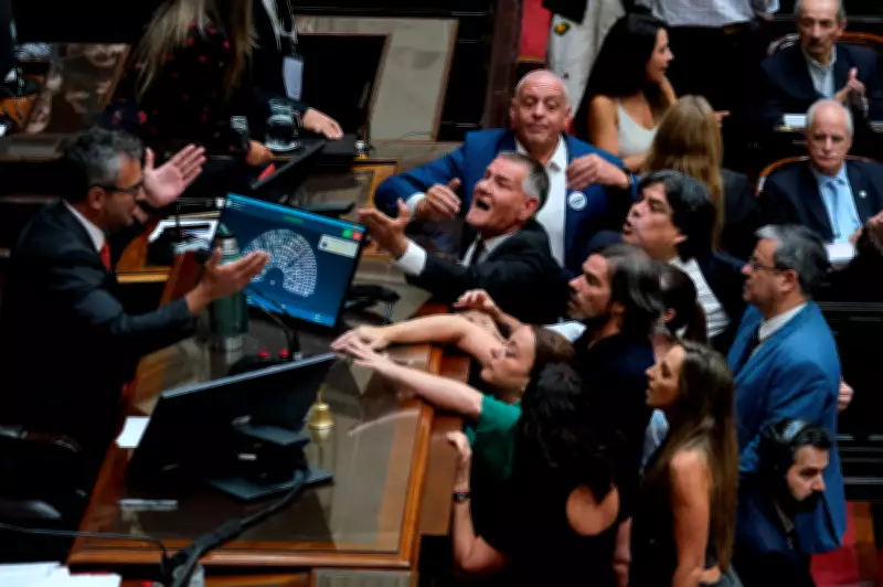 Senado argentino aprova reforma trabalhista de Milei após sessão tensa