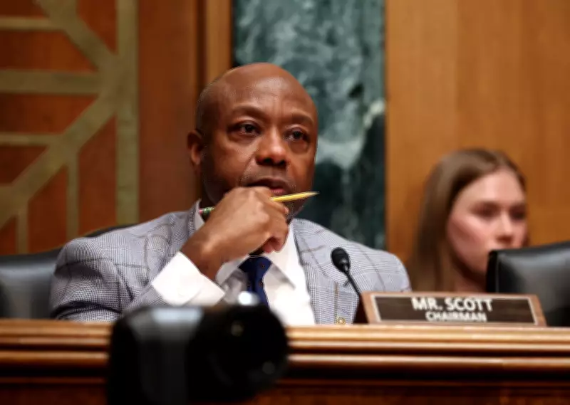 Senador republicano Tim Scott classifica vídeo de Trump sobre Obamas como 'mais racista'