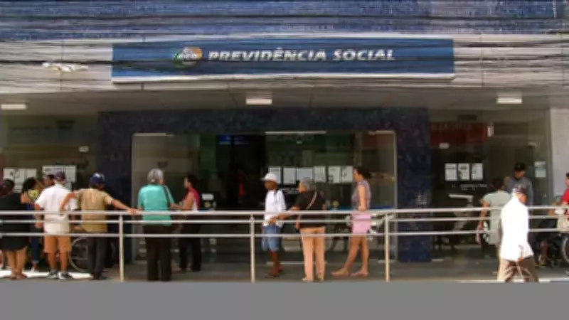 Serviços do INSS retomam operações após modernização, mas filas e confusão persistem