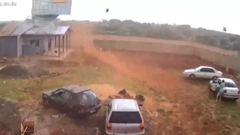 Sexto tornado em um ano atinge o Paraná e assusta moradores de Foz do Iguaçu