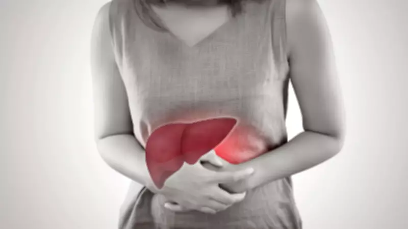 Sinais na pele podem indicar problemas no fígado: conheça os sintomas e alimentos protetores