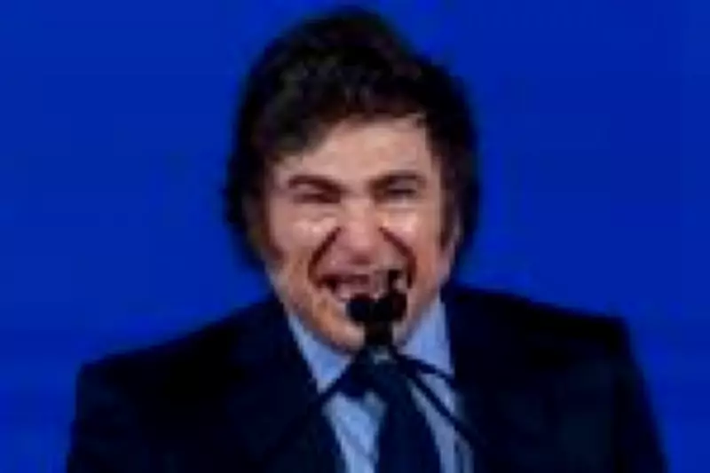 Sindicatos argentinos convocam greve geral contra reforma trabalhista de Milei