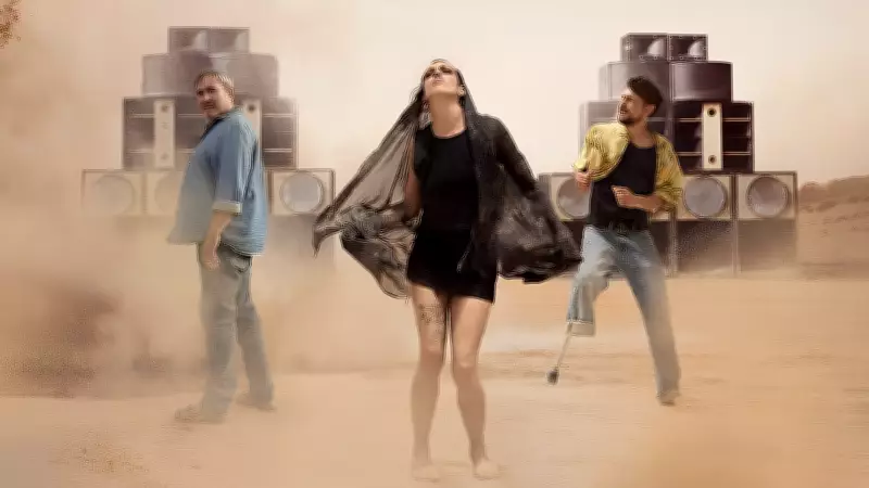 Sirât: Drama espanhol indicado ao Oscar 2026 chega aos cinemas com impacto sensorial