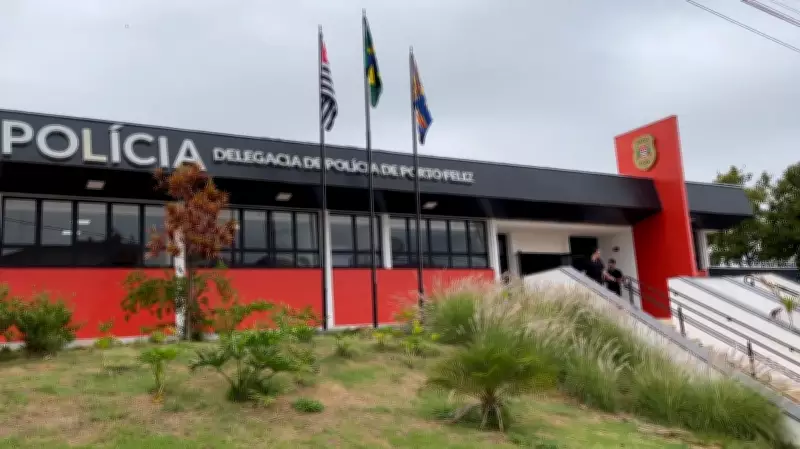 Síndico é detido após atropelar cachorro e jogá-lo vivo em caçamba de lixo em Porto Feliz