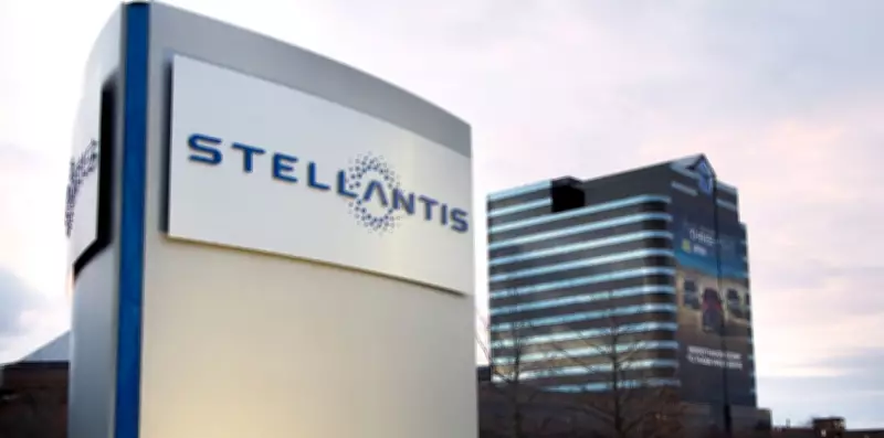 Stellantis registra perda histórica de US$ 26 bilhões após revés em carros elétricos