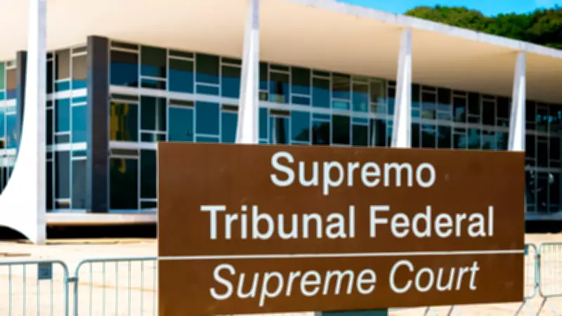 STF adia votação sobre penduricalhos e mantém suspensão de pagamentos