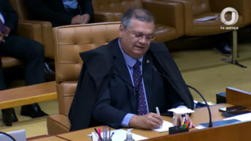 STF suspende 'penduricalhos': Dino determina revisão de benefícios ilegais no serviço público