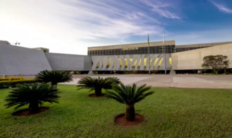 STJ afasta ministro acusado de importunação sexual em decisão unânime