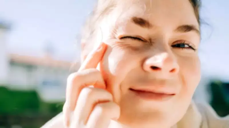 Suplementos de colágeno trazem benefícios reais para pele e articulações, aponta revisão científica