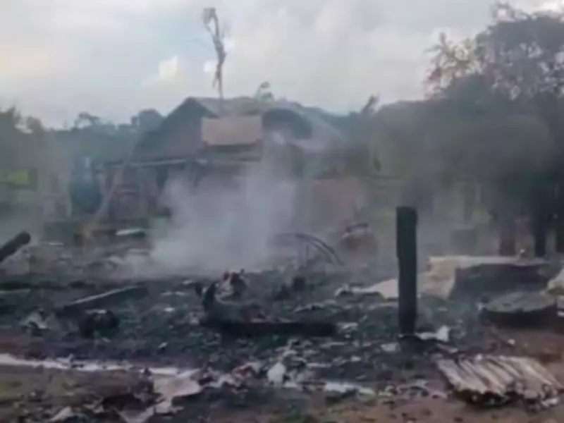 Suspeito de homicídio tem casa incendiada e se entrega por medo de represálias no Acre