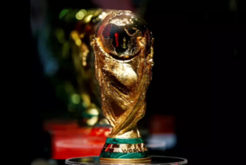 Taça da Copa do Mundo chega ao Brasil e inicia tour por São Paulo, Rio e Brasília