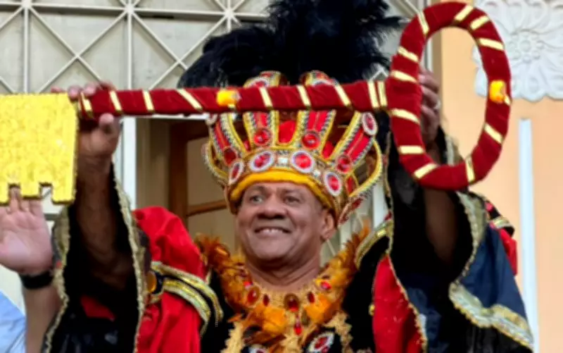 Tamir Dias é coroado Rei Momo de Poços de Caldas após vitória esmagadora de 80% dos votos