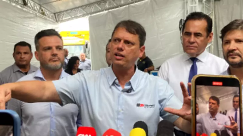 Tarcísio de Freitas confirma encontro com Flávio Bolsonaro para discutir campanha presidencial de 2026