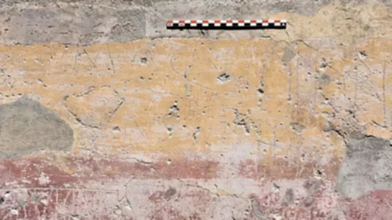 Tecnologia revela grafites ocultos de amor e insultos em Pompeia após 2 mil anos