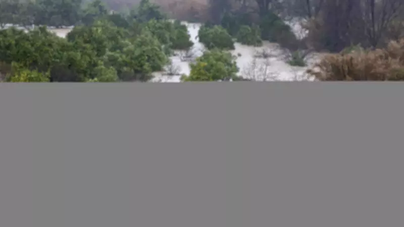 Tempestade Leonardo inunda cidade portuguesa e causa mortes na Península Ibérica