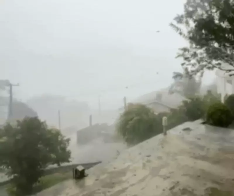 Temporais com granizo causam estragos e transbordamento de rio em Santa Catarina