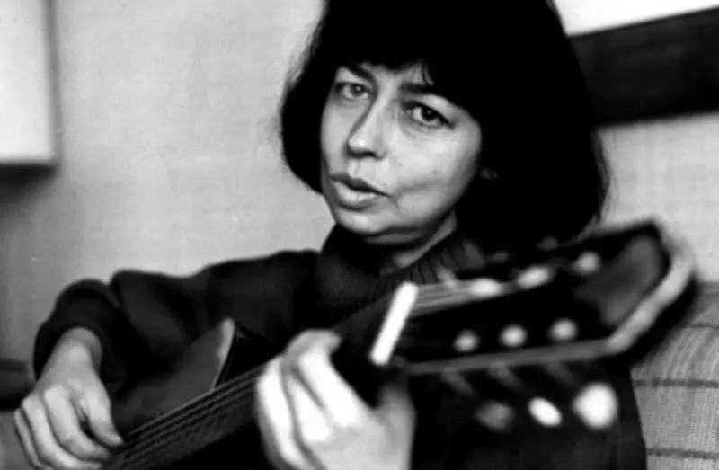 Tesouro Musical: Álbum Inédito de Nara Leão Revitaliza Clássicos da Bossa Nova