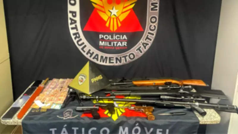 Trio é preso após assalto a barbearia e apreensão de arsenal na BR-262 em Ibiá