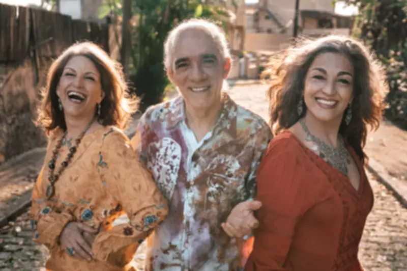 Trio Janaju lança álbum 'Lindeira' com parcerias de peso e resgate musical