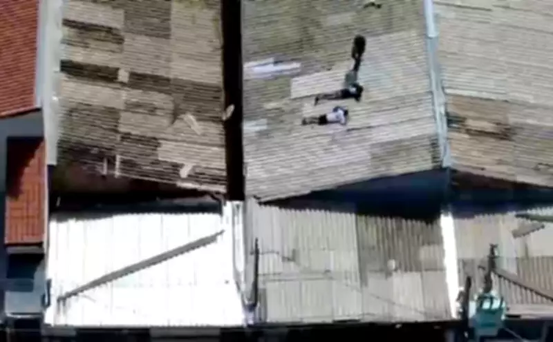 Trio é preso após fuga pelo telhado em São José dos Campos; drogas e ligação com homicídio são apreendidas