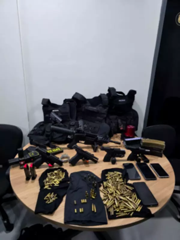 Três PMs e dois homens são presos por tentativa de roubo de tonelada de drogas no AM