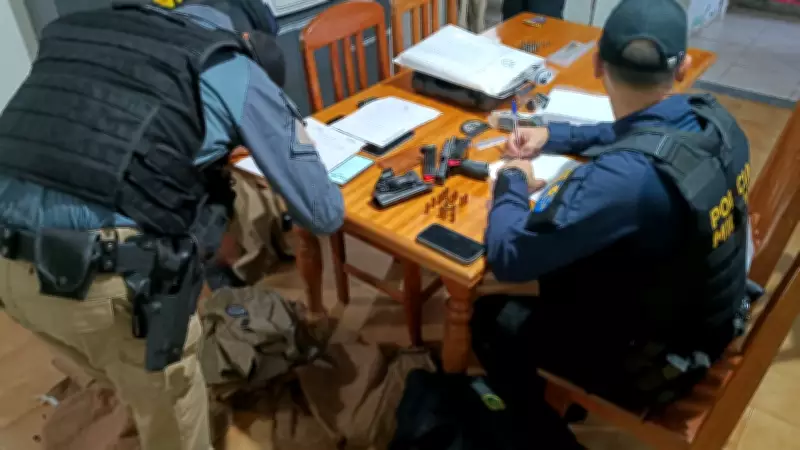 Três policiais militares são presos em Maringá por suspeita de crimes graves