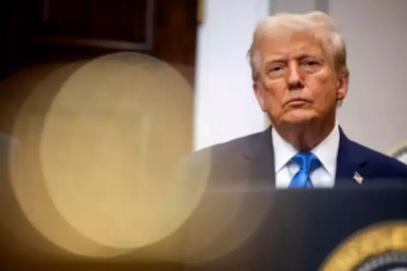 Trump desafia Suprema Corte e anuncia tarifa global de 10% após decisão judicial