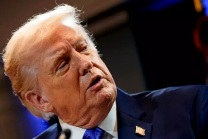 Trump eleva tarifas globais para 15% após derrubada de medidas anteriores pela Suprema Corte