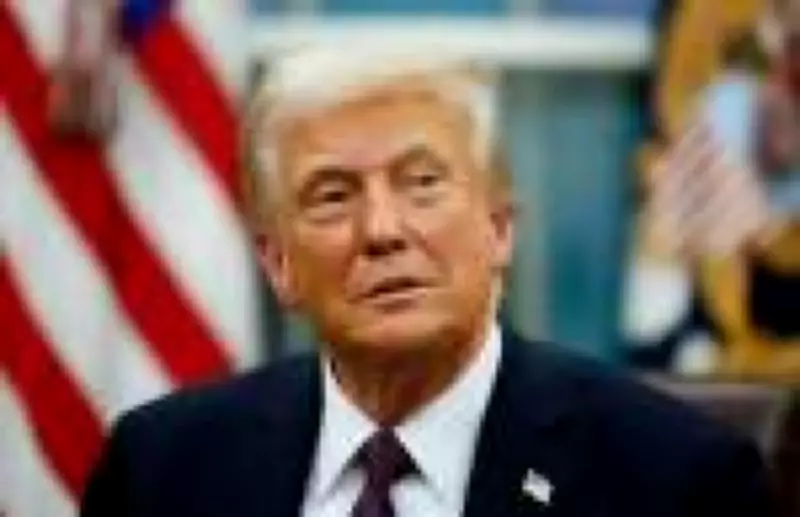 Trump promete liberar arquivos sobre alienígenas após declaração viral de Obama em podcast