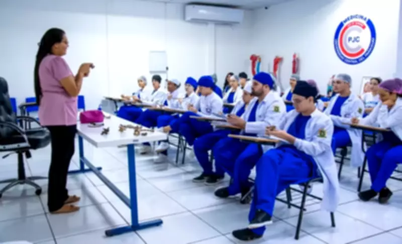 UCP inicia ano letivo 2026.1 com aulas de medicina e cerimônia de jaleco