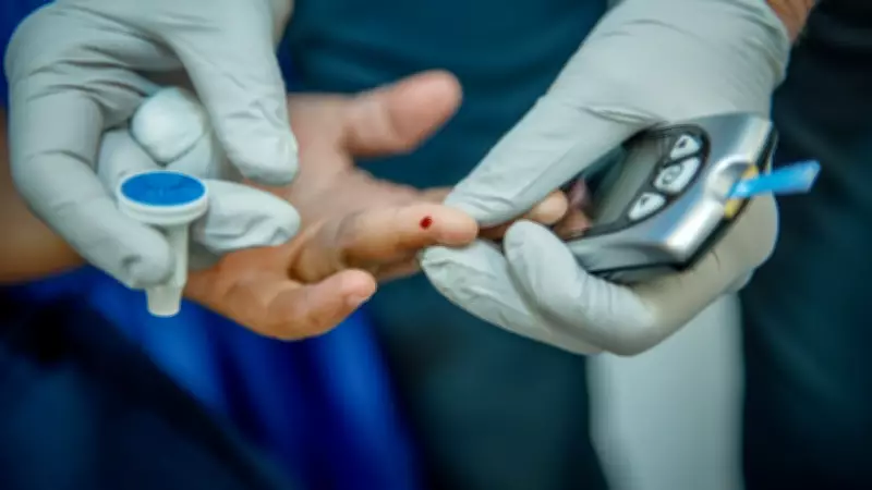 Unimed Cuiabá oferece aferição gratuita de glicemia em ação do Fevereiro Roxo