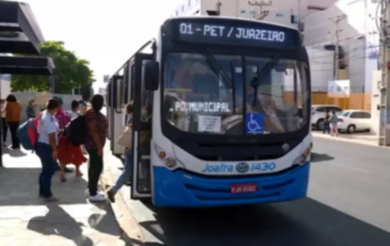 Usuários exigem retorno da linha de ônibus entre Petrolina (PE) e Juazeiro (BA) após suspensão