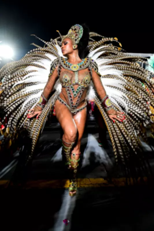 Valeska Reis Brilha como Rainha de Bateria da Mocidade Unida da Mooca em São Paulo