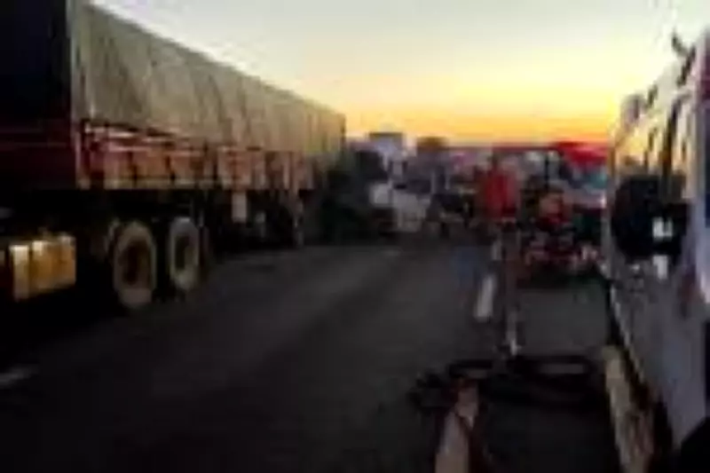 Van colide com caminhão na BR-020: cinco mortos e onze feridos em acidente grave