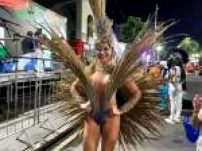 Vanessa Rangeli, rainha de bateria da Acadêmicos de Niterói, une samba e política no desfile