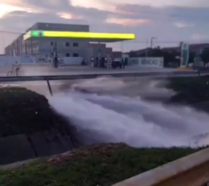 Vazamento de água interrompe abastecimento em bairros da Zona Sul de Aracaju