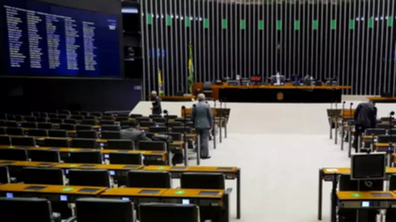 Veto de Lula a reajustes no Congresso pode acelerar lei sobre penduricalhos