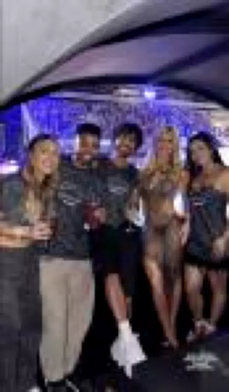 Virginia Fonseca brilha em camarote com look ousado após ausência no Desfile das Campeãs