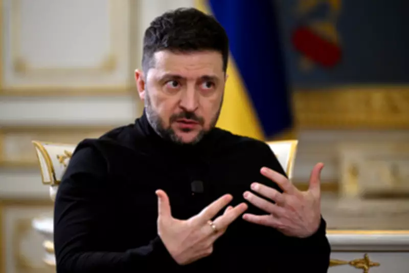 Zelensky afirma que Ucrânia não está perdendo guerra e exige tropas europeias na linha de frente