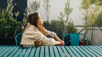 Cinco sinais sutis de deficiência de vitamina D que afetam a pele e o rosto