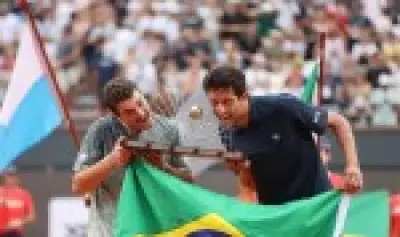 João Fonseca e Marcelo Melo conquistam título de duplas no Rio Open em jogo emocionante