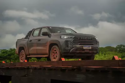 Ram Dakota enfrenta 1200 km no Pantanal: teste em lama, terra e rios