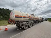 Acidente fatal na BR-262 em Pará de Minas deixa motorista morto após colisão com carreta de álcool