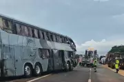 Acidente grave entre ônibus e caminhão deixa cinco feridos na BR-277 em São Miguel do Iguaçu