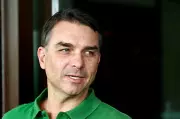 Aliados de Flávio Bolsonaro avaliam que reação ao Centrão pode prejudicar candidatura