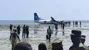 Avião faz pouso de emergência na praia de Mogadíscio após falha técnica; 55 sobrevivem